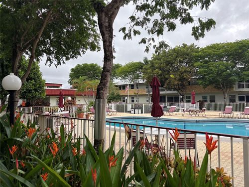 apt-303-860 Se 6th Ave, Deerfield Beach, FL, 33441-5621 | Card Image