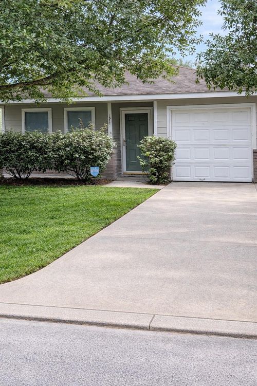 15823 Regal Trace Ln, Houston, TX, 77073-6291 | Card Image