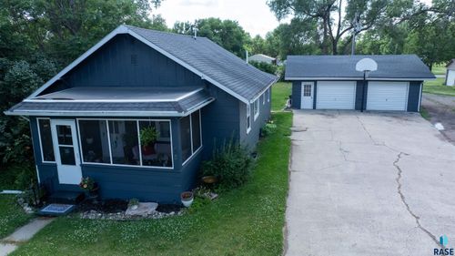 630 Stockwell St, Pukwana, SD, 57370-2306 | Card Image
