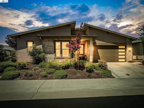 3001 Compass Ln, Roseville, CA, 95747-9360 | Card Image