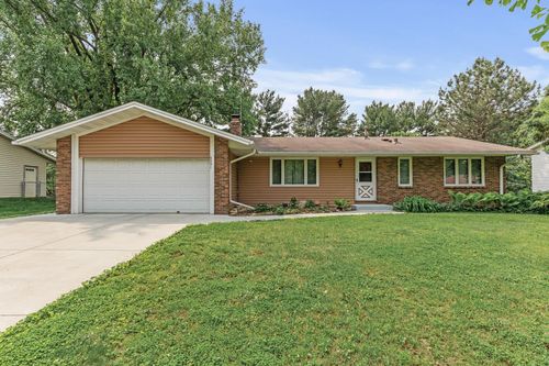 8491 Hillside Trl S, Cottage Grove, MN, 55016-3206 | Card Image