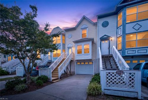 395 Francisco Way, Newport News, VA, 23601-3800 | Card Image
