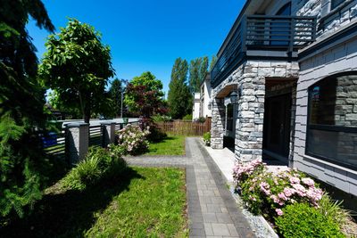 7100 No. 2 Rd, House other with 8 bedrooms, 5 bathrooms and 2 parking in Richmond BC | Image 3