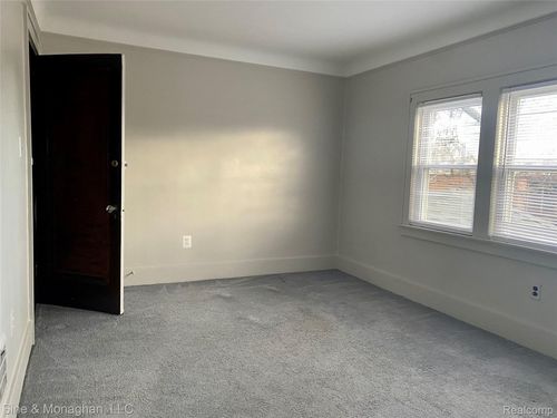 203 Virginia Ave, Royal Oak, MI, 48067-1829 | Card Image