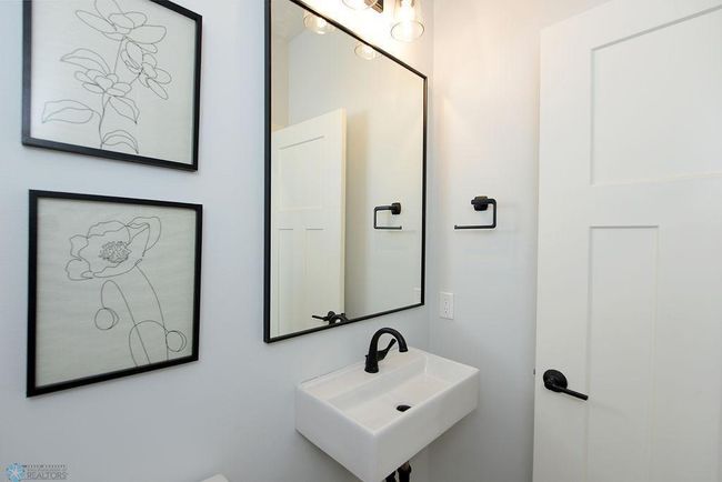 Photo of previous model | Image 23