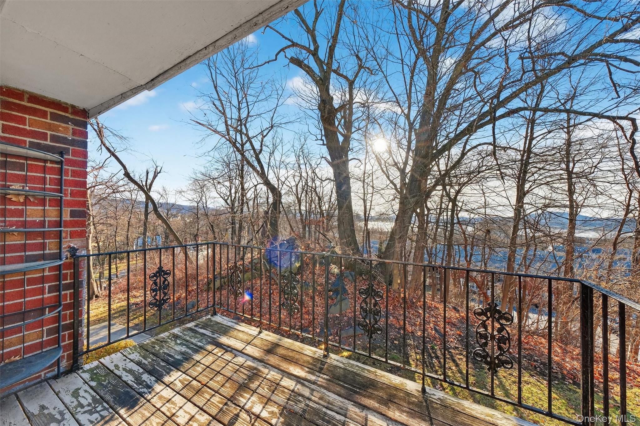 Residential Lease in Beacon 5