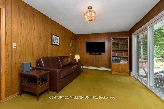 1264 Olde Base Line Rd, House other with 3 bedrooms, 2 bathrooms and 10 parking in Terra Cotta ON | Image 10
