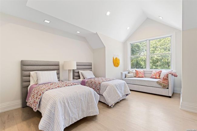 Large Guest Room | Image 24