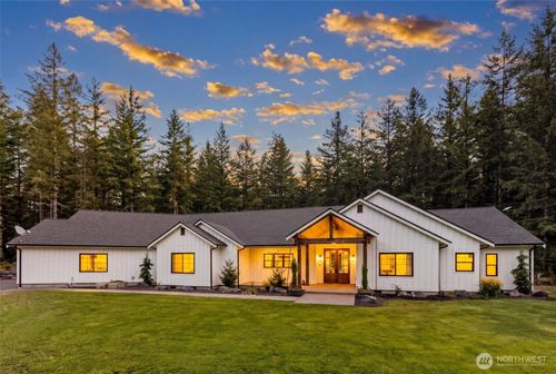 35220 294th Ave Se, Enumclaw, WA, 98022-8701 | Card Image