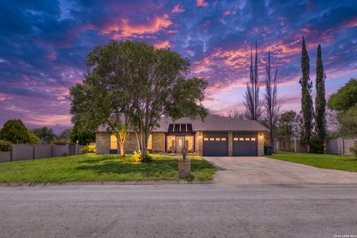 208 Echo Valley Dr, Del Rio, TX, 78840-2111 | Card Image