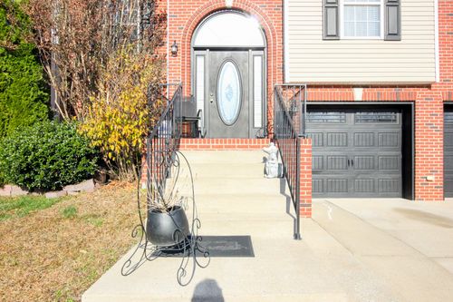 1605 Apache Way, Clarksville, TN, 37042-0709 | Card Image