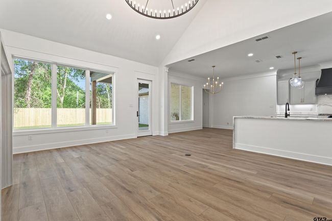 815 Redwing Way, House other with 4 bedrooms, 2 bathrooms and null parking in Whitehouse TX | Image 7
