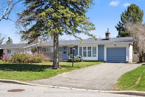 13 Beaumaris Dr, Nepean, ON, K2H7K1 | Card Image