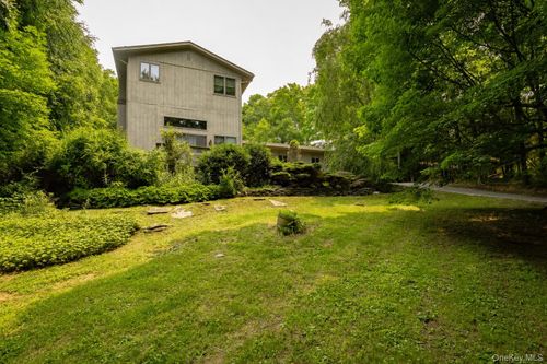 185 White Pond Rd, Stormville, NY, 12582-5742 | Card Image