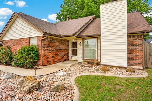 10545 Lou Anna Pl, Midwest City, OK, 73130-6050 | Card Image