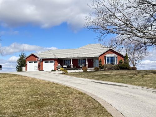 3810 River Rd, Caledonia, ON, N3W2K7 | Card Image