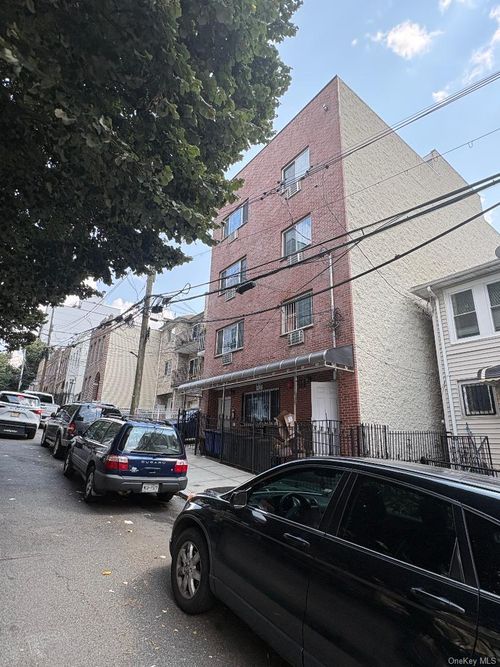 626 E 223rd St, Bronx, NY, 10466-4002 | Card Image