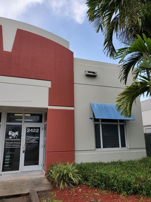 2422 Nw 87th Pl, Doral, FL, 33172-1201 | Card Image
