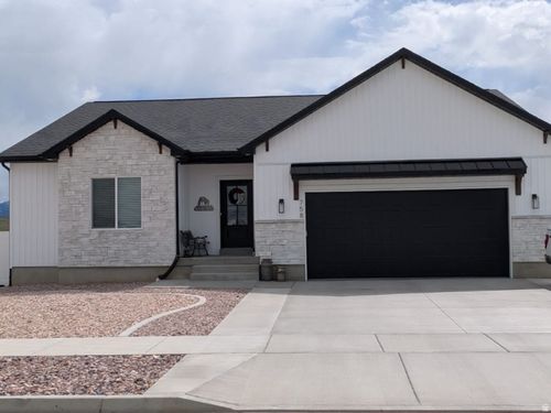 758 E 675 S, Hyrum, UT, 84319-1798 | Card Image