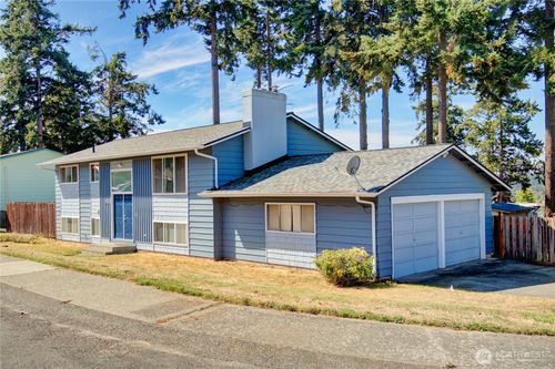 983 Ne Oleary St, Oak Harbor, WA, 98277-4952 | Card Image