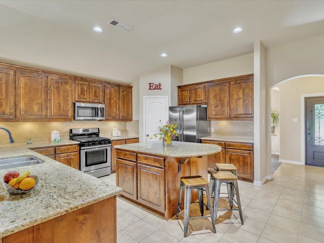 8645 Running River Ln, House other with 3 bedrooms, 2 bathrooms and null parking in Fort Worth TX | Image 14