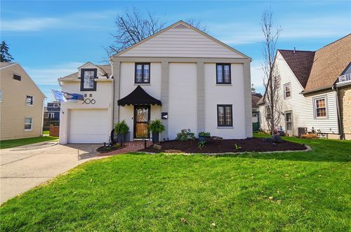 306 East Dr, Oakwood, OH, 45419-1749 | Card Image