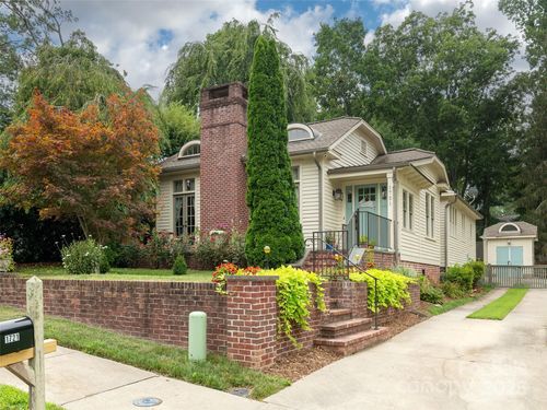 1721 Clairmont Dr, Hendersonville, NC, 28791-2347 | Card Image