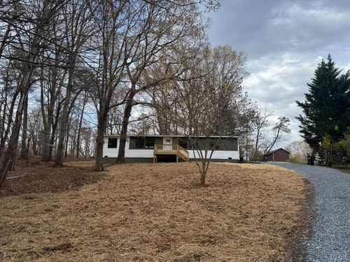 137 Ridgeview Ln, Madison Heights, VA, 24572-6037 | Card Image