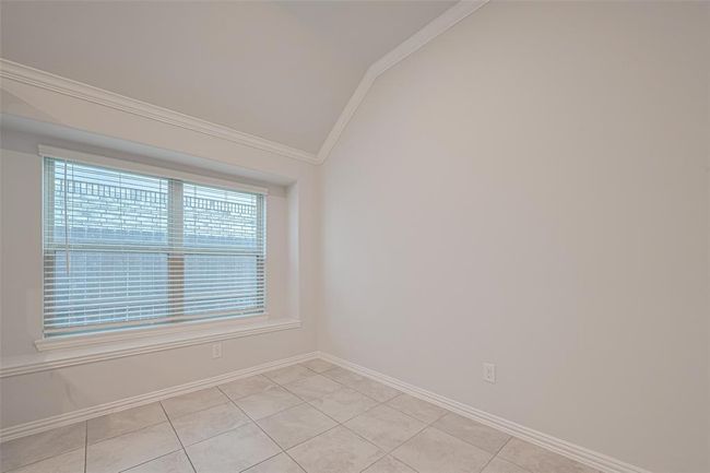 Cozy breakfast area | Image 24