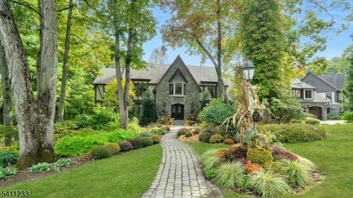 307 Freemans Ln, Franklin Lakes, NJ, 07417-1052 | Card Image