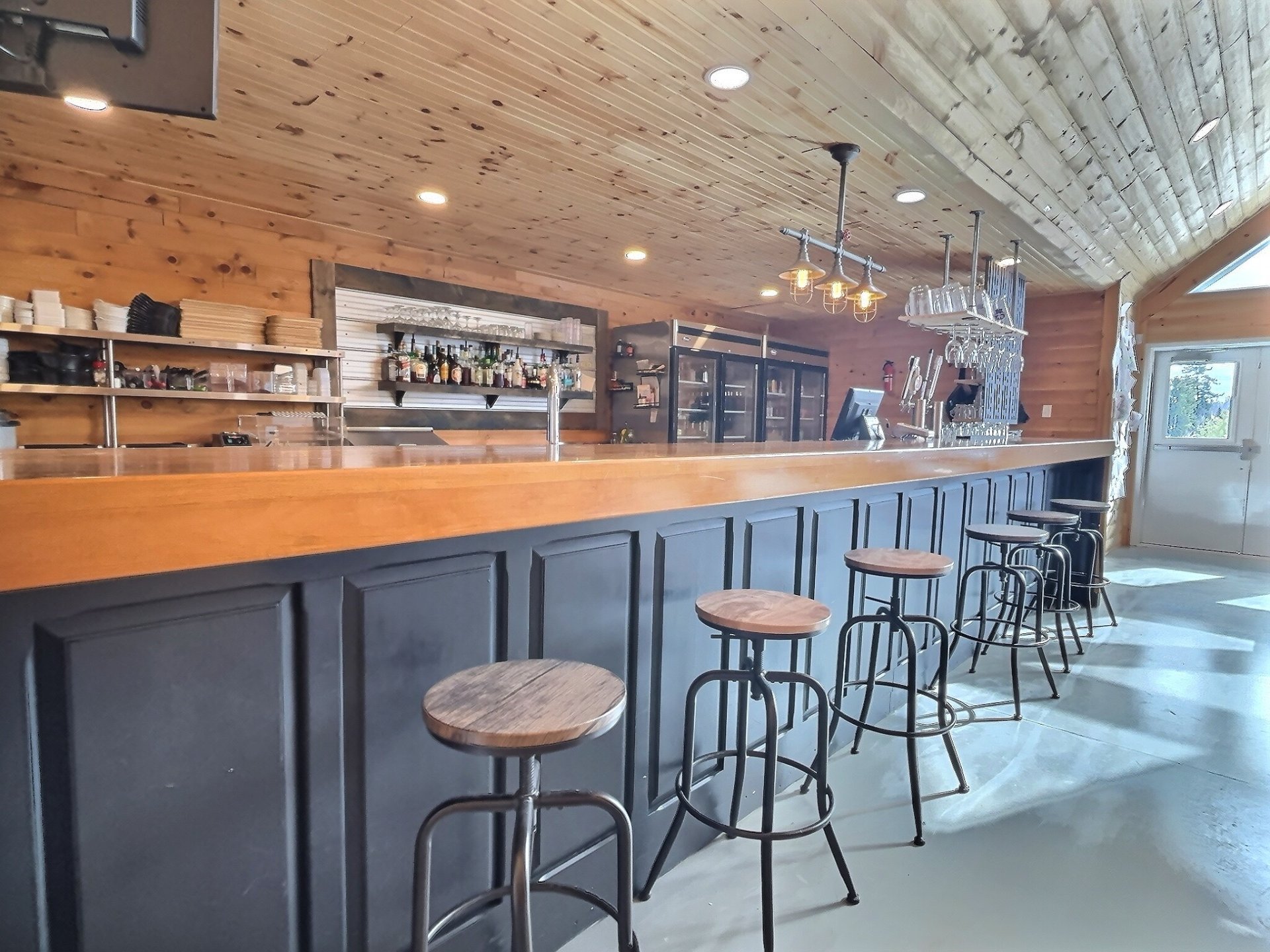 Commercial Sale in Laniel