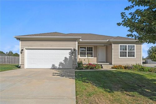 31940 W 172nd St, Gardner, KS, 66030-8214 | Card Image