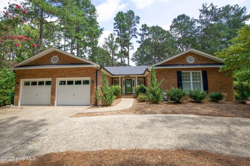 1230 Saint Andrews Dr, Pinehurst, NC, 28374-9633 | Card Image