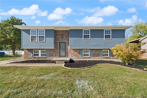 2909 Crums Ln, Jeffersonville, IN, 47130-8800 | Card Image