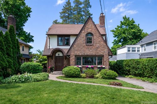17 Bonnett Ave, Larchmont, NY, 10538-3204 | Card Image