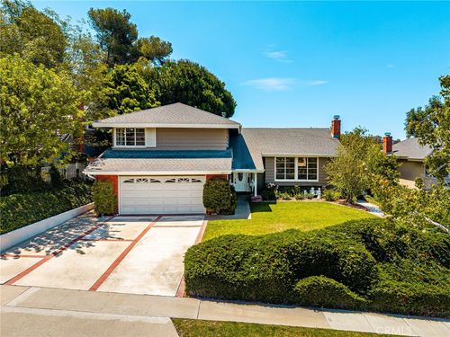 1877 Swan Cir, Costa Mesa, CA, 92626-4739 | Card Image