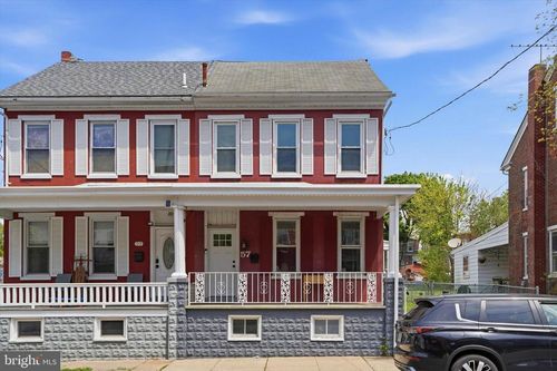 57 W 3rd St, POTTSTOWN, PA, 19464-5211 | Card Image
