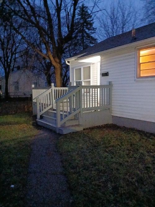 639 Neubert Ave, Flint, MI, 48507-1716 | Card Image