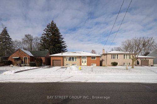 31 Tranquility St, Brantford, ON, N3R3H6 | Card Image