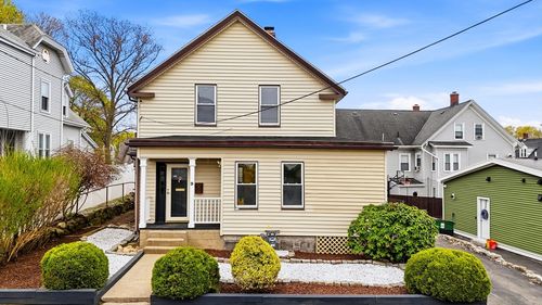 9 Robbins St, Waltham, MA, 02453-3907 | Card Image