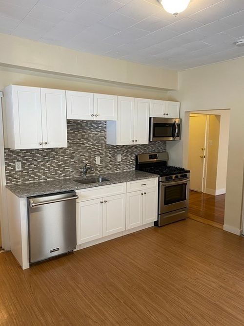 1-126 Main St, Quincy, MA, 02169-6966 | Card Image