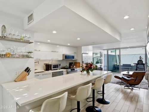 51-4411 N 40th St, Phoenix, AZ, 85018-4137 | Card Image