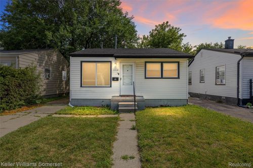 11118 Jewett Ave, Warren, MI, 48089-5208 | Card Image