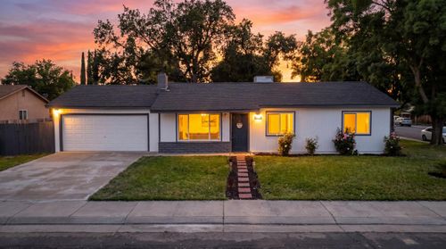 8437 Cherbourg Way, Stockton, CA, 95210-3217 | Card Image