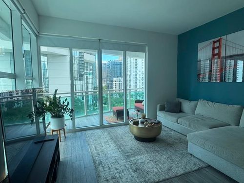 910-951 Brickell Ave, Miami, FL, 33131-3933 | Card Image
