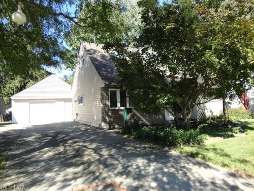 234 Wallace Dr, Berea, OH, 44017-2620 | Card Image