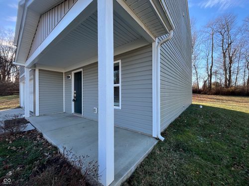 971 Woodland Springs Dr, Connersville, IN, 47331-7941 | Card Image