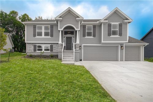 1207 Noah Ln, Kearney, MO, 64060-7366 | Card Image