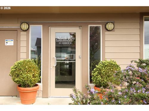 26-211 Harbor St, Florence, OR, 97439-8646 | Card Image