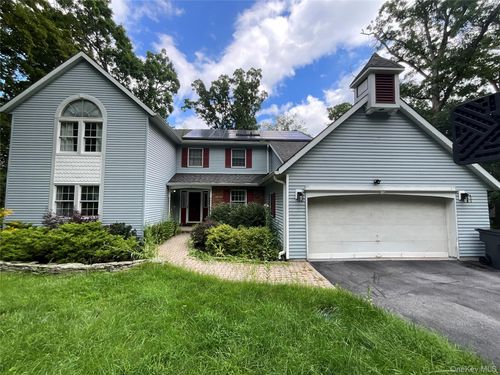 22 Dogwood Dr, Central Valley, NY, 10917-3220 | Card Image